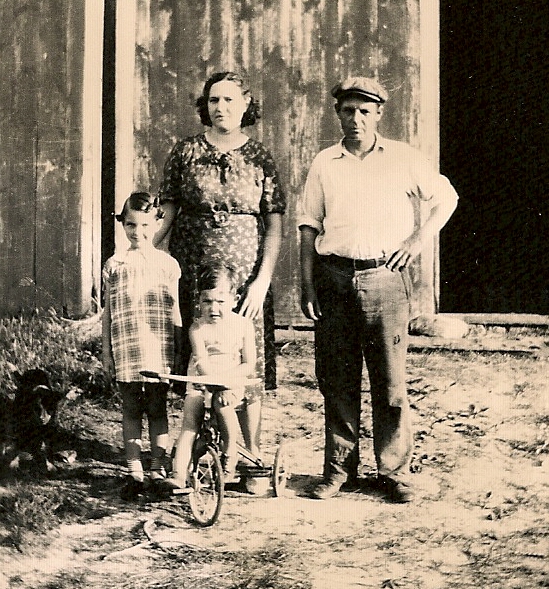 armstrong-family-photograph-shirley-lola-jimmy-and-paul-armstrong-1938.jpg